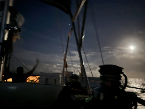 After 28 days and over 3900 nautical miles, the Around the Americas crew made it to Hil…